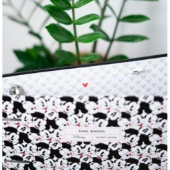 Carpeta 4 Anillas Troquelada Premium Mickey Mouse It´s A Mickey Thing 10 Carpeta 4 Anillas Troquelada Premium Mickey Mouse It´s A Mickey Thing -Eric Ventas carpeta 4 anillas troquelada premium mickey mouse its a mickey thing 3