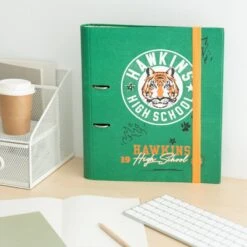 Carpeta Escolar 2 Anillas Stranger Things Hawkins High School -Eric Ventas carpeta escolar 2 anillas stranger things hawkins high school 3