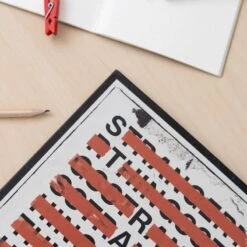 Carpeta Escolar 4 Anillas Stranger Things -Eric Ventas carpeta escolar 4 anillas stranger things 4