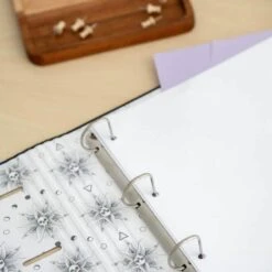 Carpeta Escolar 4 Anillas Wednesday Umbrella -Eric Ventas carpeta escolar 4 anillas wednesday umbrella 5