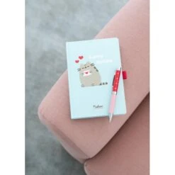 Cuaderno A5 Pusheen Purrfect Love Con Boligrafo Proyector -Eric Ventas cuaderno a5 pusheen purrfect love con boligrafo proyector 4