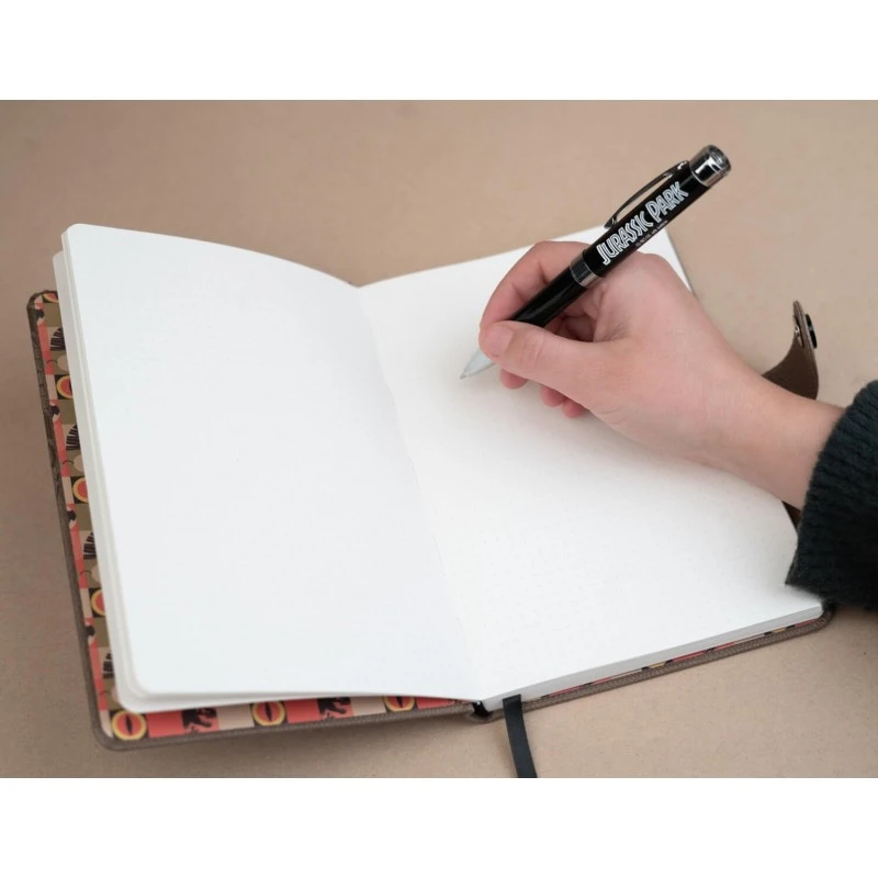 Cuaderno Premium A5 Con Boligrafo Proyector Jurassic Park 9 Cuaderno Premium A5 Con Boligrafo Proyector Jurassic Park - Imagen 7