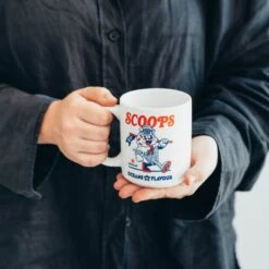 Taza Stranger Things Scoops Ahoy -Eric Ventas taza stranger things scoops ahoy 4