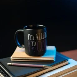 Taza Wednesday Allergic To Color -Eric Ventas taza wednesday allergic to color 4